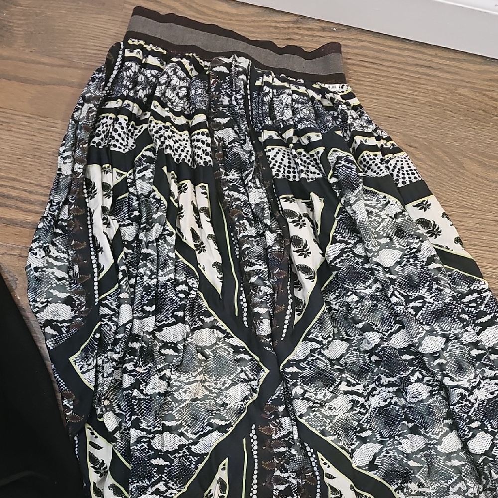 Jijil Monochrome Patterned Kids Skirt